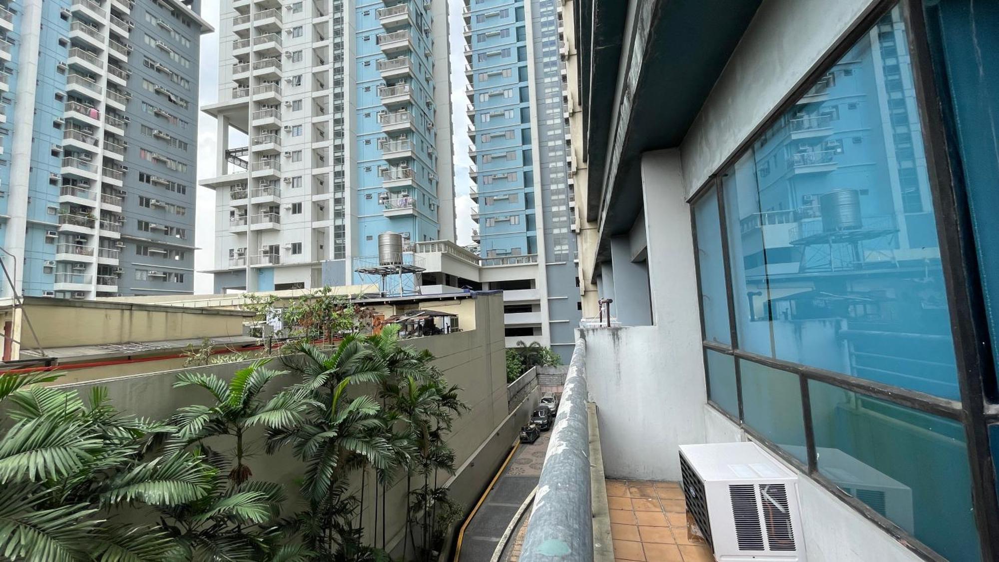 The Garden Heights Condominium Quezon City Esterno foto